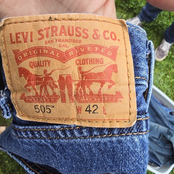 Levi's 505 Classic Blue Denim Men's Shorts - Picture 3 of 3
